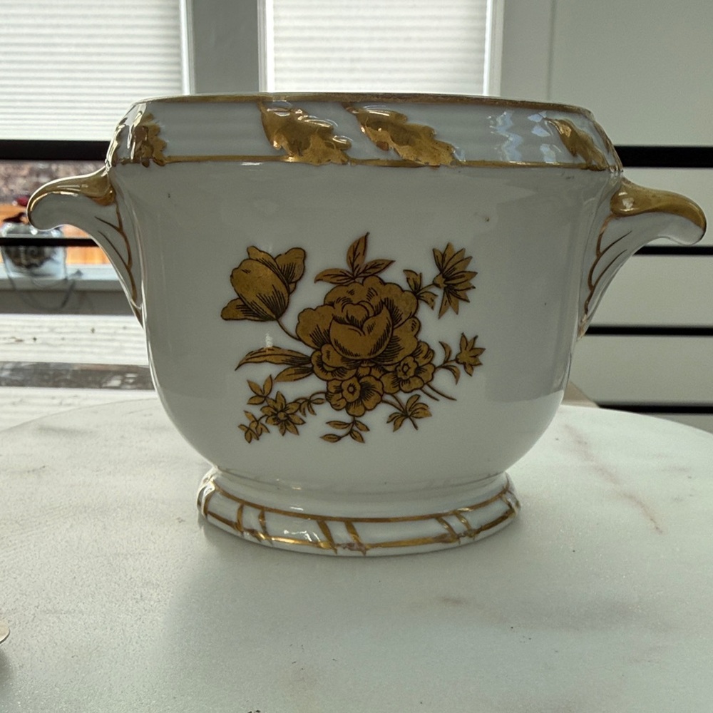Vintage Gold and White Floral Porcelain Cashe Pot